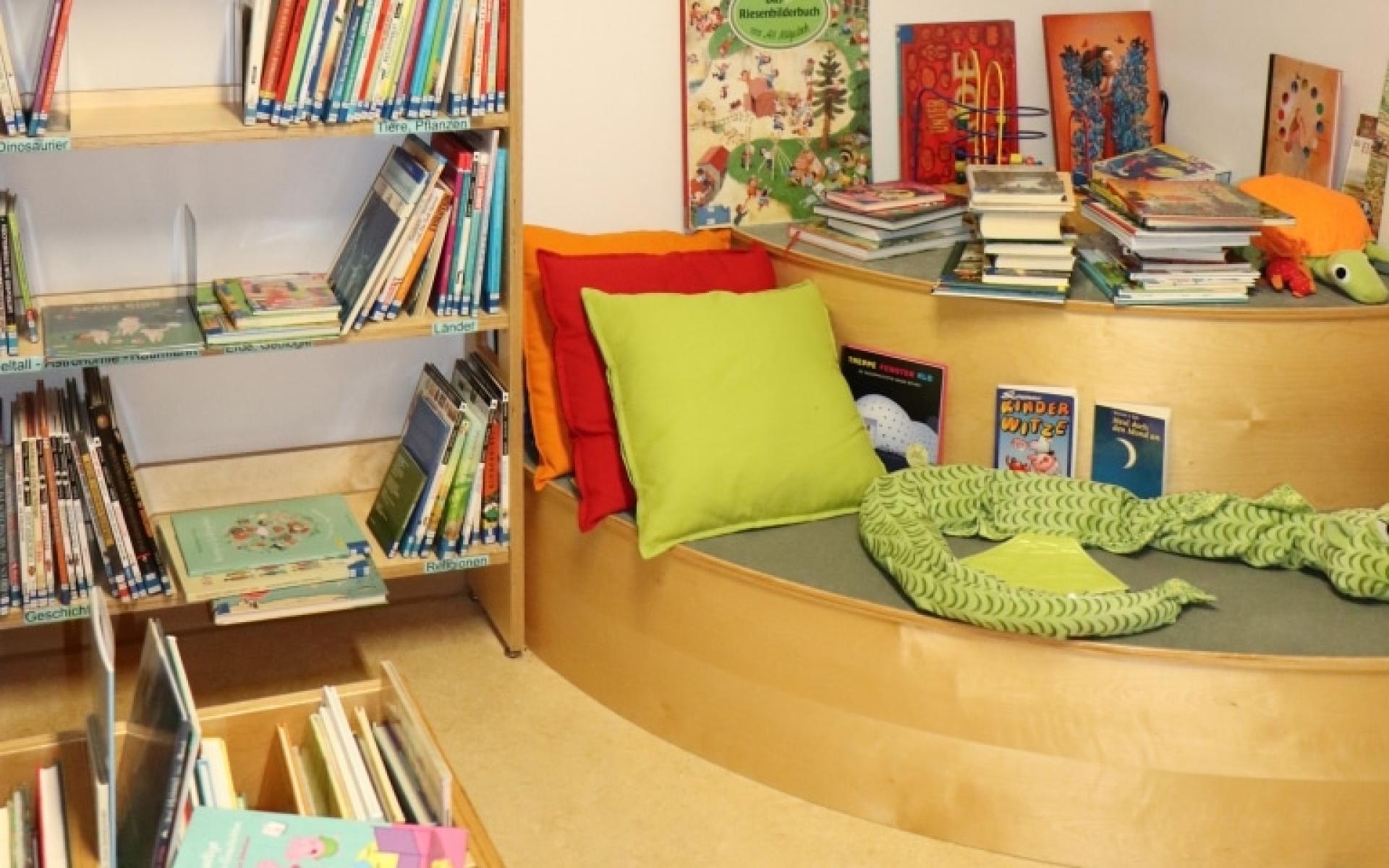 Innenansicht Bibliothek Kalsdorf